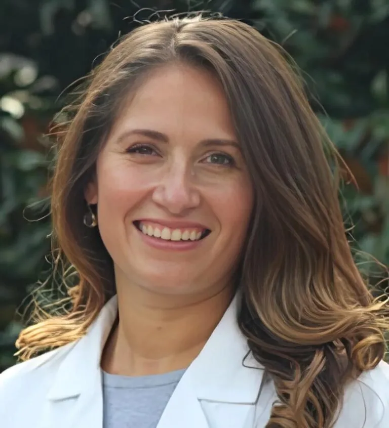 dr veronica szabo dmd headshot